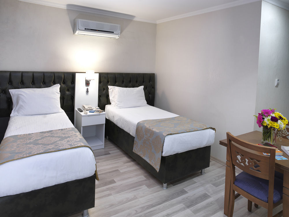 Monarch Hotel อิสตันบูล ภายนอก รูปภาพ