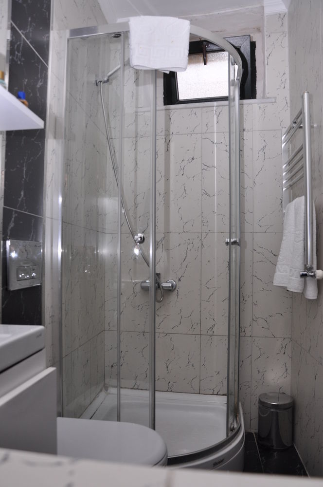 Monarch Hotel อิสตันบูล ภายนอก รูปภาพ