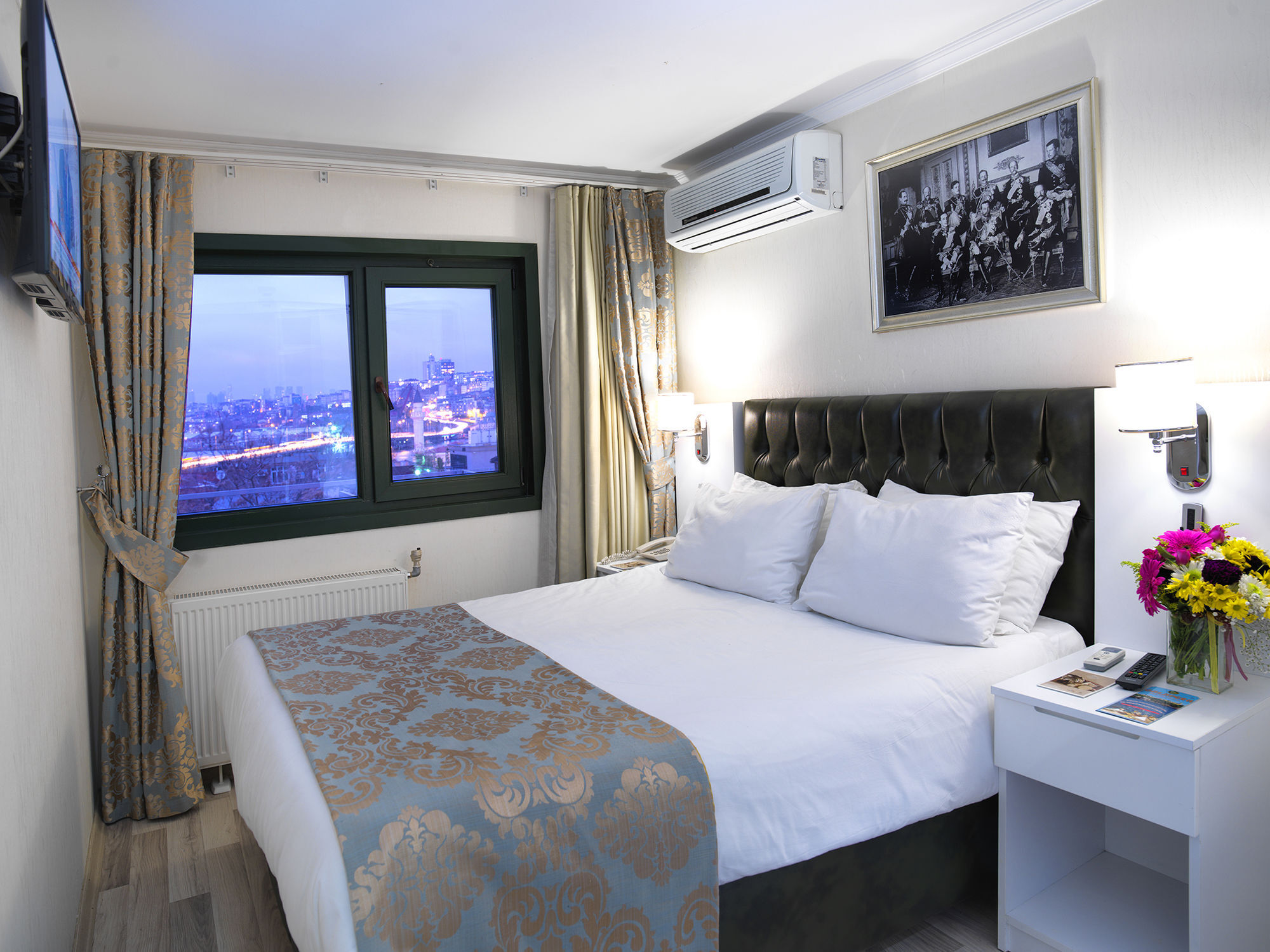Monarch Hotel อิสตันบูล ภายนอก รูปภาพ